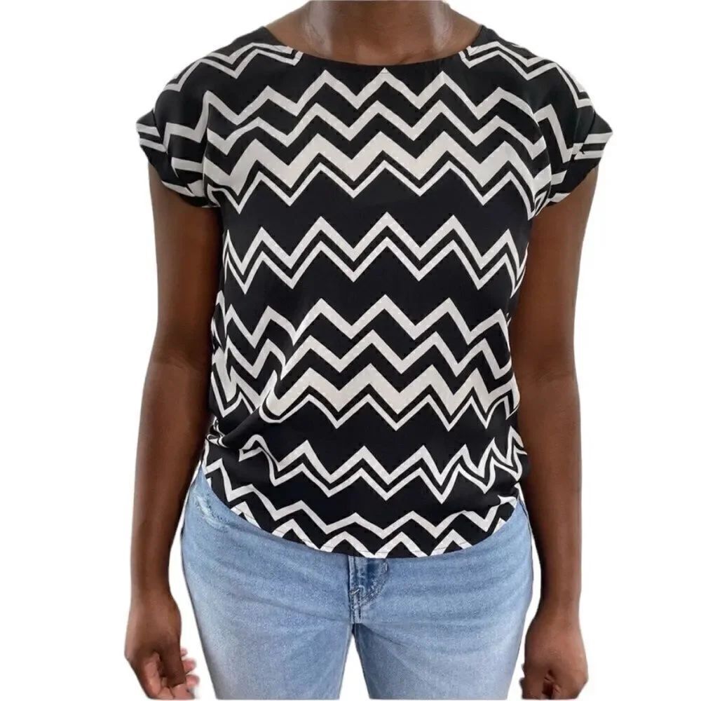 2/$20 Pink Republic brand Black White Chevron Zigzag Print Blouse, XS
